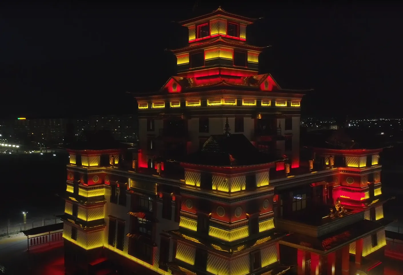 Поставка системы управления архитектурной подсветкой здания Поставка системы управления архитектурной подсветкой здания