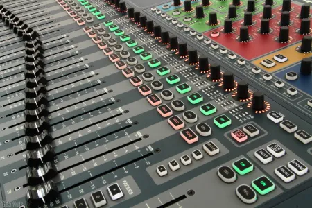 SOUNDCRAFT Si Expression 2